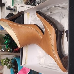 Slip on heels. Ranger Goldfish